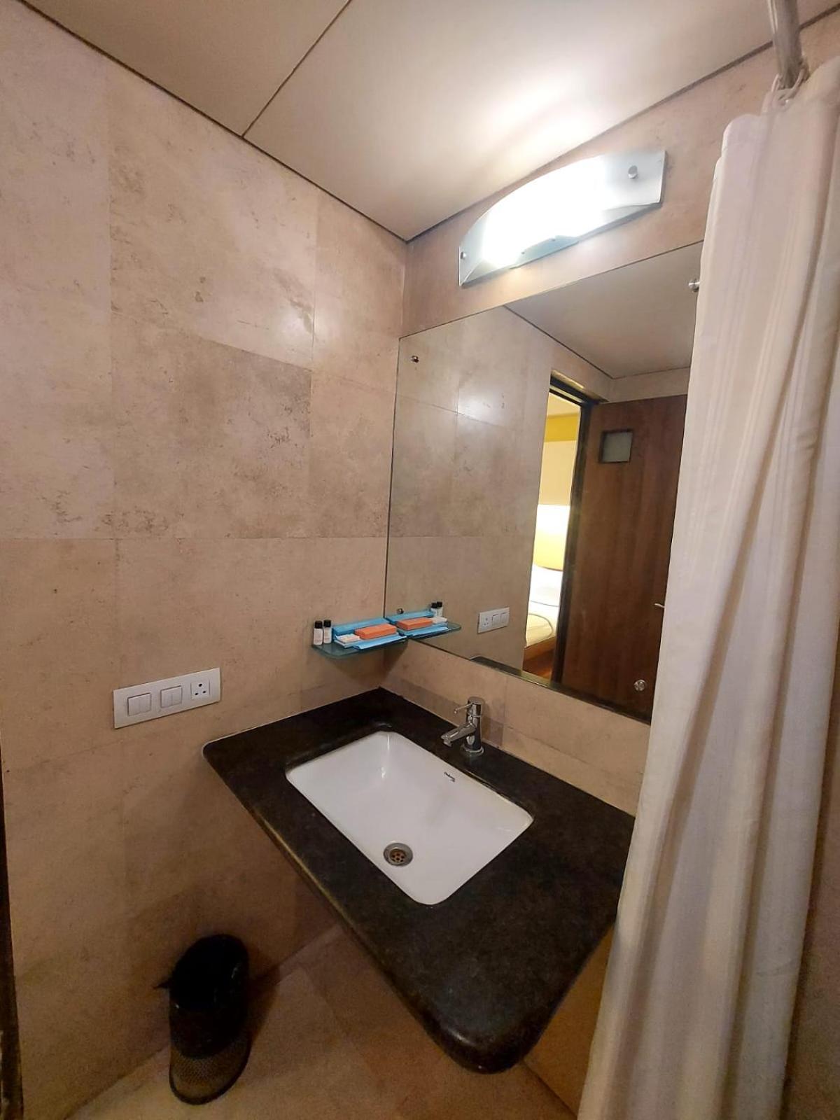 Whispering Palms Hotel Jaipur Dış mekan fotoğraf