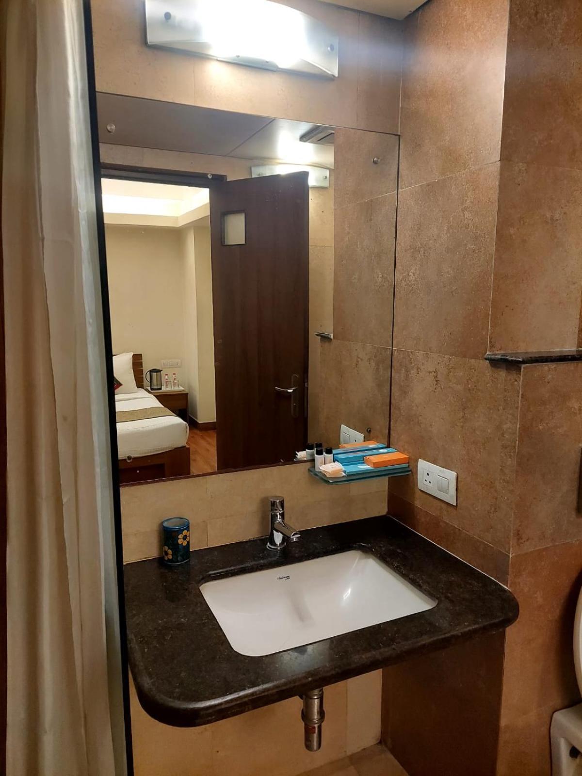 Whispering Palms Hotel Jaipur Dış mekan fotoğraf