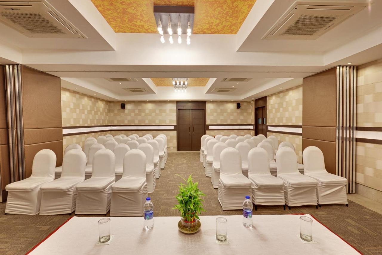 Whispering Palms Hotel Jaipur Dış mekan fotoğraf