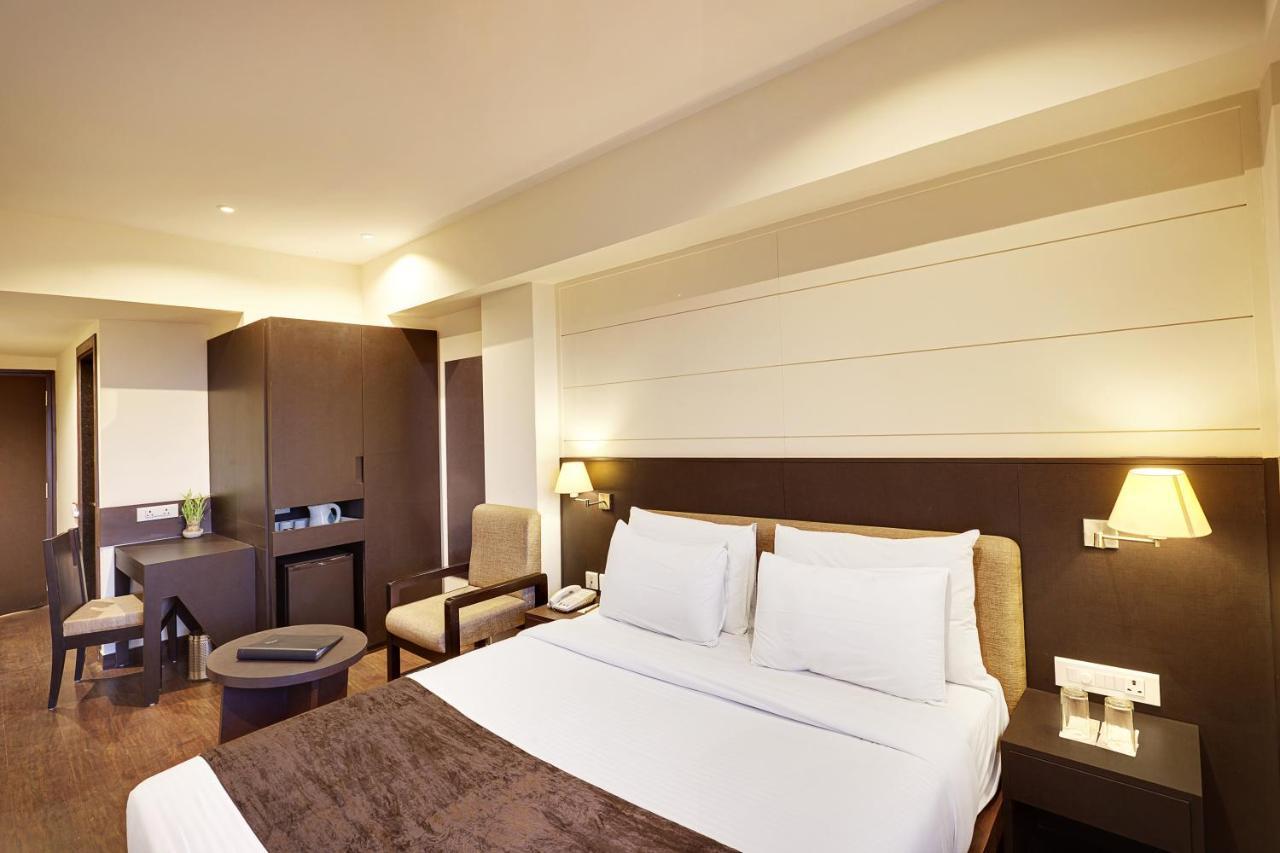 Whispering Palms Hotel Jaipur Dış mekan fotoğraf